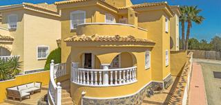 Maison à Rojales. Estanbspencantadora villa independiente se encuentra en la prest