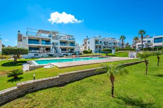 Apartament a Los Balcones-Los Altos. Descubra este moderno y espacioso apartamento de 2 dormitorios y