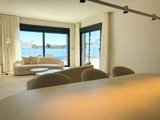 Casa adossada a Rojales. Descubra estanbspvilla esquinera de 245 m, diseñada para quienes