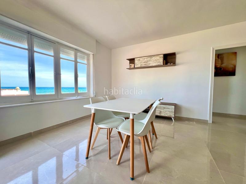 Foto 630351ae-3872-469d-b37d-2406a71e0044. Casa descubra la perfecta fusión entre elegancia mediterránea y confort moderno en esta villa semi adosada frente al mar, una propiedad en Torrevieja