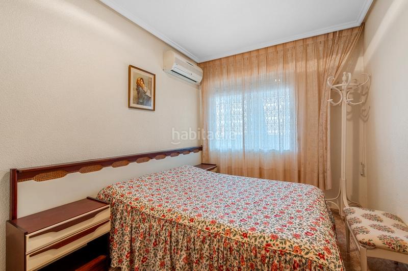 Foto 7785db48-38bd-4234-a831-db2d5a98fac6. Apartamento descubra este grannbspapartamento en primera línea de playa, situado en la codiciada playa del cura , una de las zona en Torrevieja