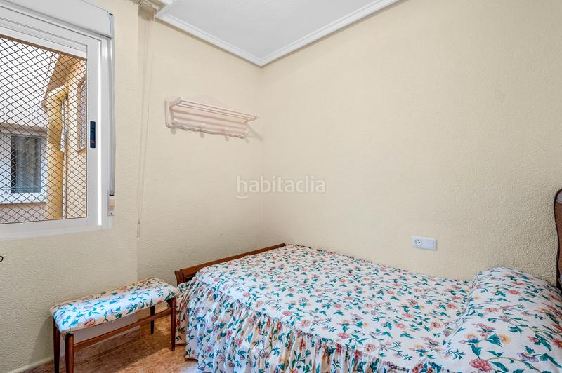 Foto 915d3c58-603c-4844-afea-482b08e4d02a. Apartamento descubra este grannbspapartamento en primera línea de playa, situado en la codiciada playa del cura , una de las zona en Torrevieja