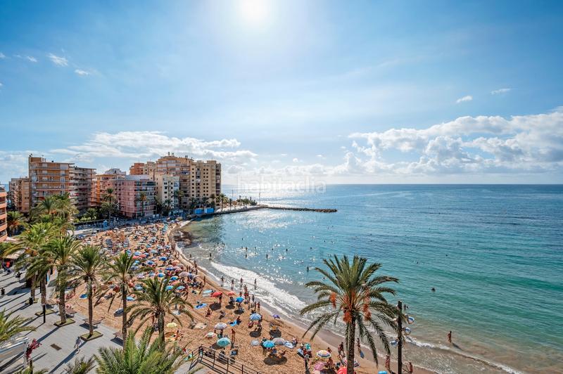 Foto 9a05b698-8708-416e-ad95-e2d53643adf1. Apartamento descubra este grannbspapartamento en primera línea de playa, situado en la codiciada playa del cura , una de las zona en Torrevieja