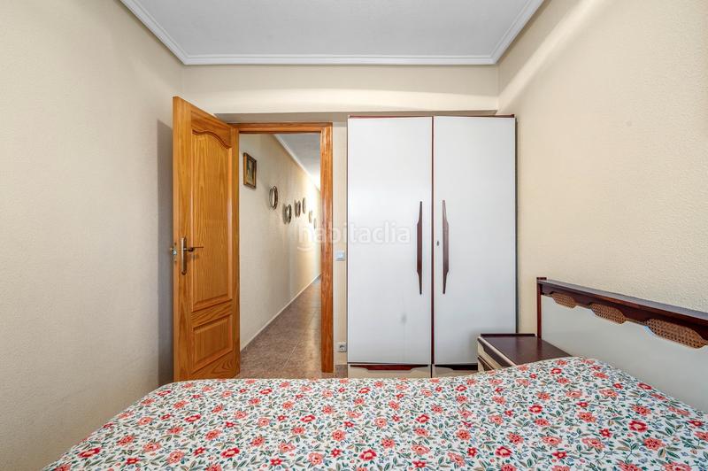 Foto 9e47b448-f5a5-43ab-8439-1b6fd3a75917. Apartamento descubra este grannbspapartamento en primera línea de playa, situado en la codiciada playa del cura , una de las zona en Torrevieja
