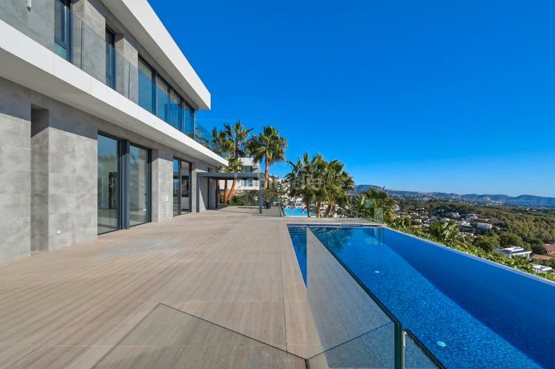 Foto 024bf19e-80e0-4da1-b9f0-d3767064a279. Casa con parcheggio piscina in La Fustera Benissa