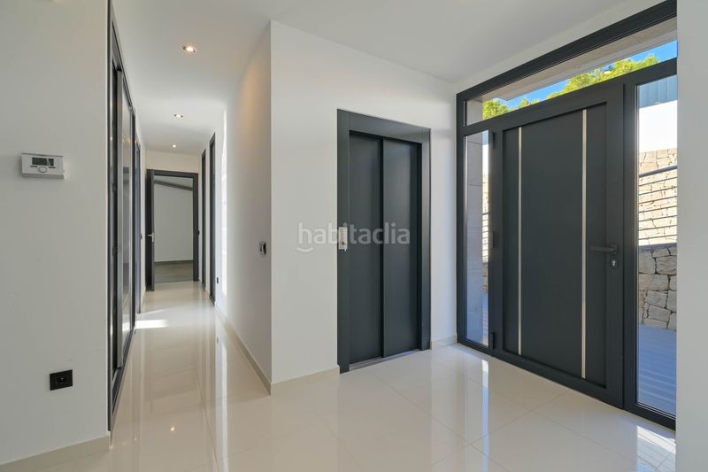 Foto f5d6e13c-11ac-4f94-b63c-a06224637f17. Casa amb aparcament piscina a La Fustera Benissa