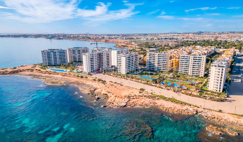 Foto e5b39d05-0858-47ac-8f2d-115f3d09ae49. Apartament amb aparcament piscina a Punta Prima Orihuela