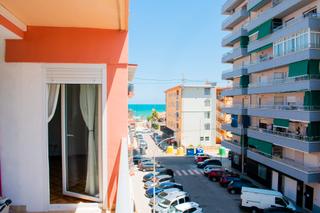 Piccolo appartamento in Miramar. Presentamos este acogedor ático reformado en tercera altura situ