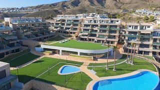 Apartament a Golf Bahía. Viva la experiencia del lujo mediterráneo en este elegante y mod