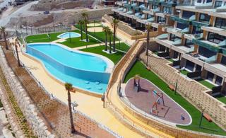 Zweistöckige Wohnung in Golf Bahía. Descubra la esencia del lujo y la comodidad en este exclusivo dú