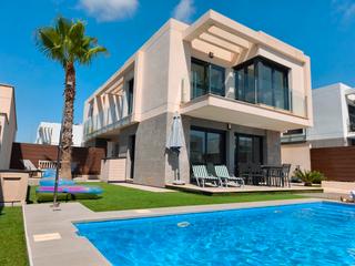 Casa adossada a Desamparados - Hurchillo - Torremendo. Descubra este adosado moderno, una vivienda diseñada para quiene