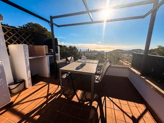 Casa a schiera in Golf Bahía. Presentamos esta casa adosada de 160 m, distribuida en cuatro al