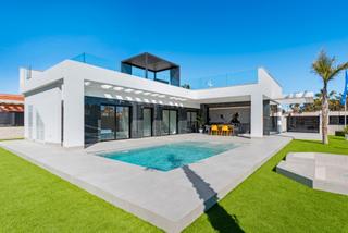 Casa in Algorfa. Descubra la esencia del lujo mediterráneo en este selecto reside