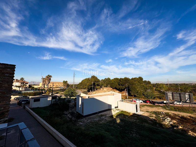 Foto ede76200-cd32-4987-ac03-51a2f4078c05. Casa amb aparcament piscina a Pueblo Lucero Rojales