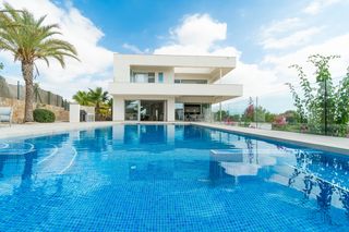 Haus in Lomas de Campoamor - Las Ramblas. Descubra esta exclusivanbspvilla de lujo situada en una amplia p