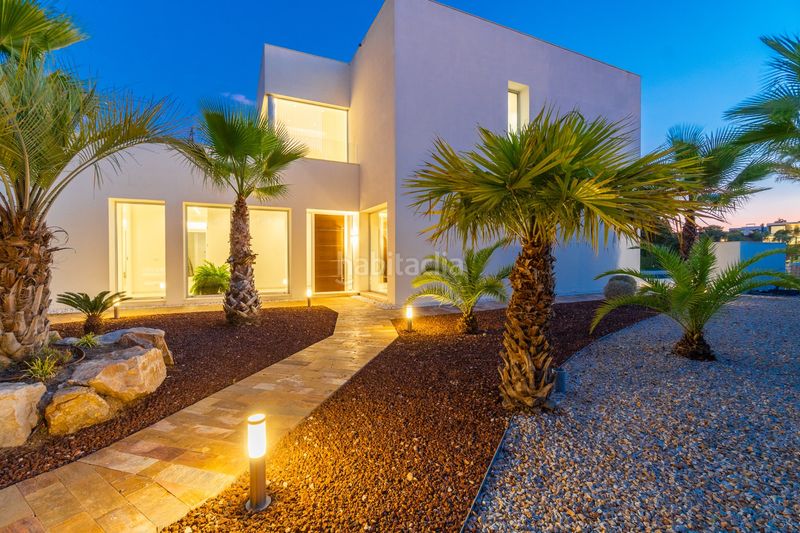 Foto f3d85c58-dba8-43e0-90e7-2bd0d9724a1a. Casa amb aparcament piscina a Lomas de Campoamor - Las Ramblas Orihuela