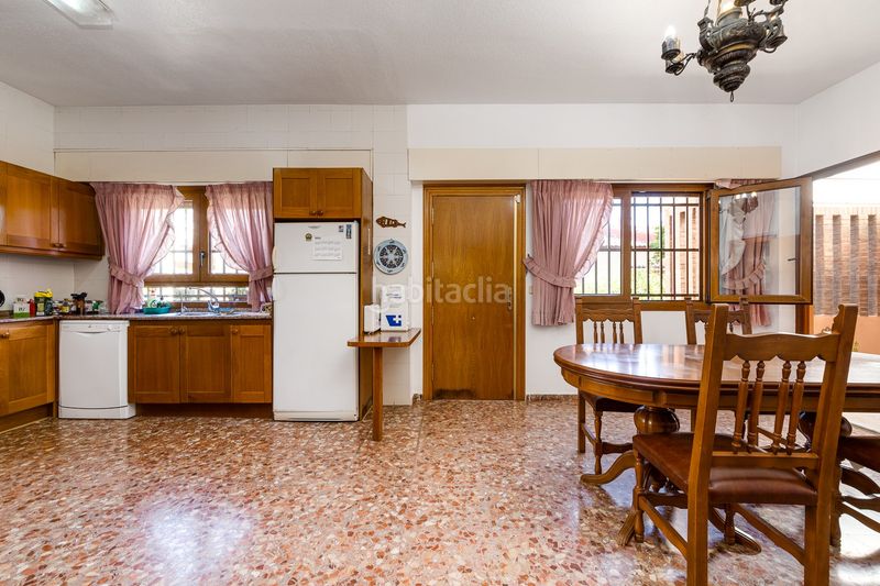 Foto 42b7610e-4726-4730-bab9-e0ba37ad6870. Casa amb aparcament a Los Europeos Torrevieja