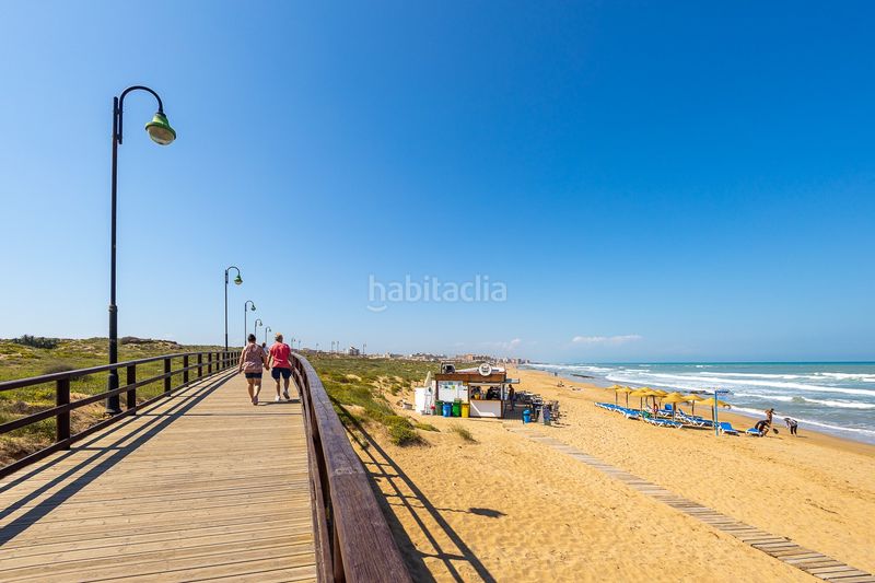 Foto 4d52b57a-a3a3-474b-b92e-d8b99913a0f6. Casa amb aparcament a Los Europeos Torrevieja