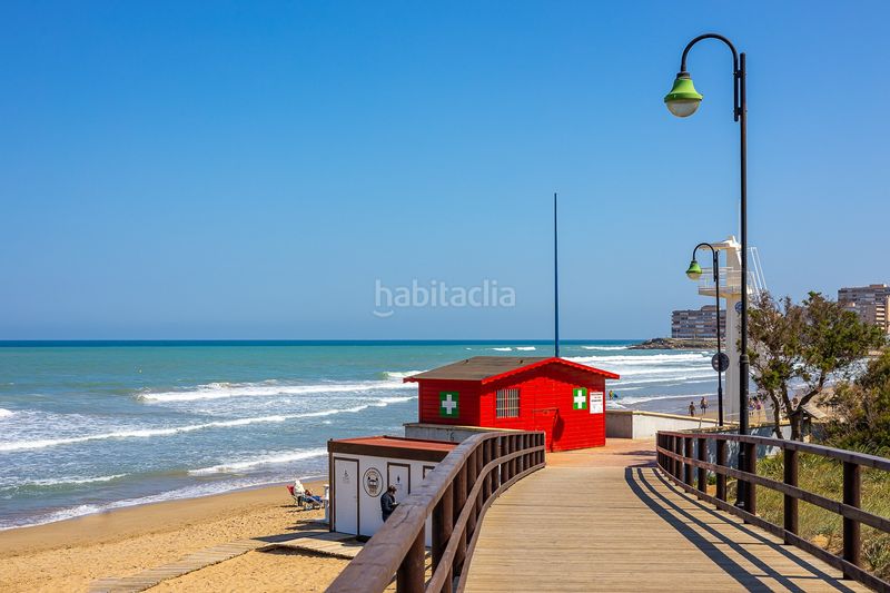 Foto a0bf60e7-f4e4-45f0-8a17-8fb8b08fa05b. Casa amb aparcament a Los Europeos Torrevieja