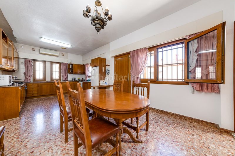 Foto b0f01a5b-40ef-460c-a357-a49136f68182. Casa amb aparcament a Los Europeos Torrevieja