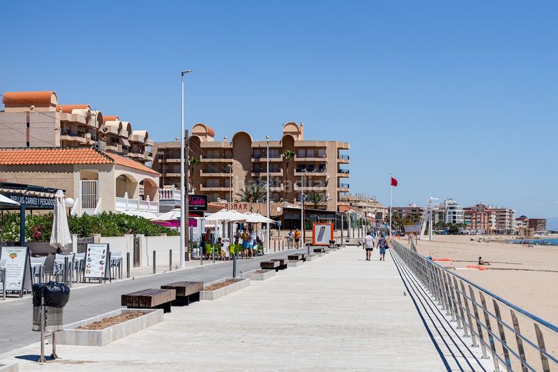 Foto ce6edc64-f075-4b2a-a334-39f6362597bd. Casa amb aparcament a Los Europeos Torrevieja
