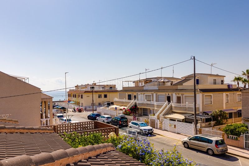 Foto db32a924-55ce-4003-b43e-61760dbc7572. Casa amb aparcament a Los Europeos Torrevieja