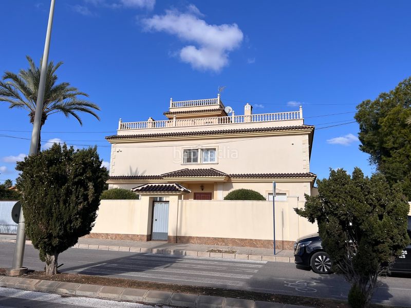 Foto 1258f910-c7e0-4a9e-b998-d9cf654148f7. Casa amb calefacció aparcament piscina a Cabo Roig Orihuela