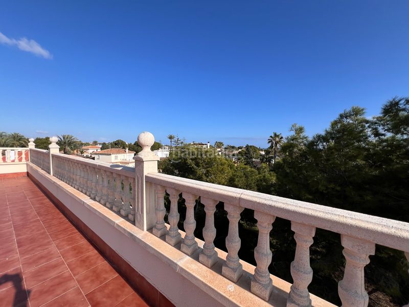 Foto 54a60c0f-7ea4-4aa7-9cc0-cef7e7e000df. Casa amb calefacció aparcament piscina a Cabo Roig Orihuela