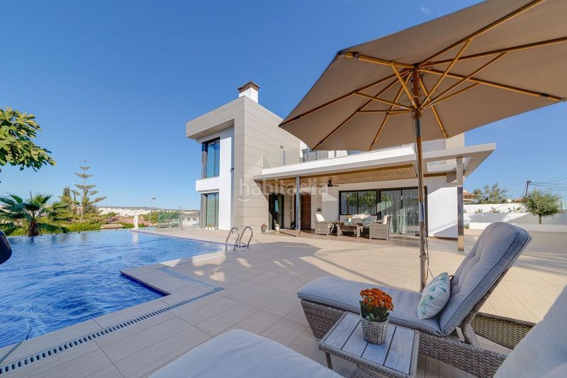 Foto 13644400-19a4-49eb-a4bf-0c64d5bb16a3. Casa amb aparcament piscina a Los Balcones-Los Altos Torrevieja
