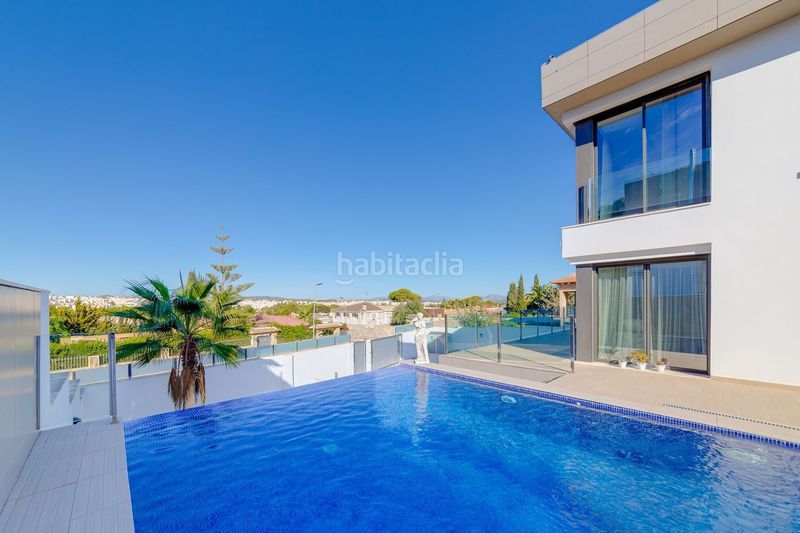 Foto d1bcbcd7-e769-449f-b096-714eed308cc8. Casa amb aparcament piscina a Los Balcones-Los Altos Torrevieja