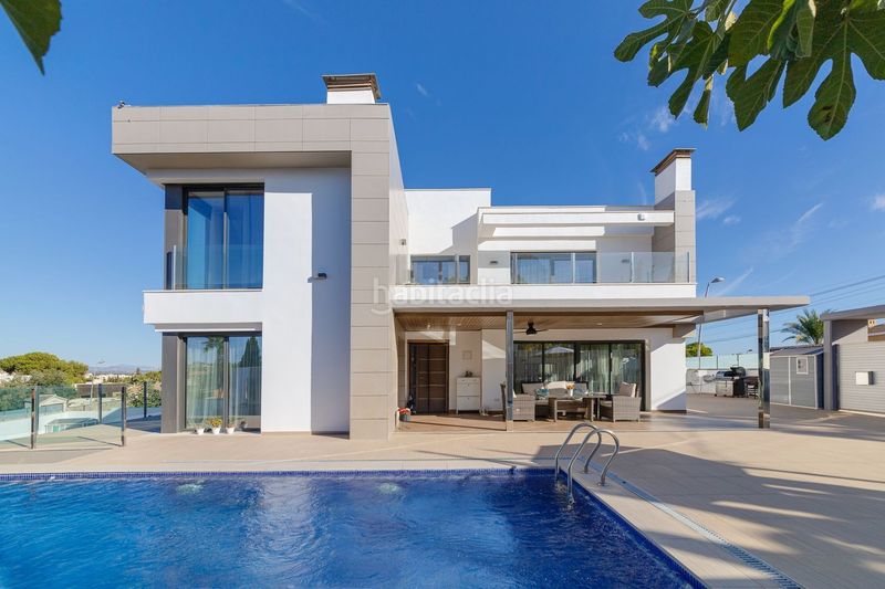 Foto d3c2a71a-635f-4589-9602-9bf4b57b6d4c. Casa amb aparcament piscina a Los Balcones-Los Altos Torrevieja