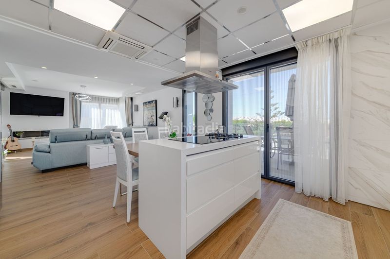 Foto f46f842d-8465-424c-931a-720b24f83a6d. Casa amb aparcament piscina a Los Balcones-Los Altos Torrevieja
