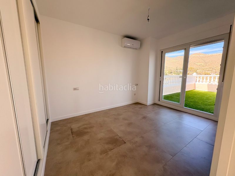 Foto a7d5c251-7b23-4f87-abef-6d7e9641407a. Casa amb aparcament a Pueblo Acantilado-Lanuza Campello (el)