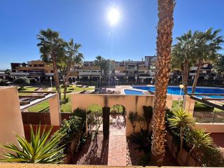 Apartment in Playa Flamenca. Descubra este prácticonbspapartamento en orihuela costa, ubicado