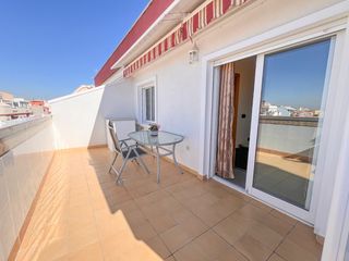 Penthouse in Puerto Deportivo. Este acogedornbspático en torrevieja ofrece una combinación idea