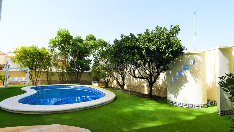 Foto d5fc05c9-5c83-42b9-95f2-a9c3a5b3820a. Casa amb calefacció aparcament piscina a Rojales