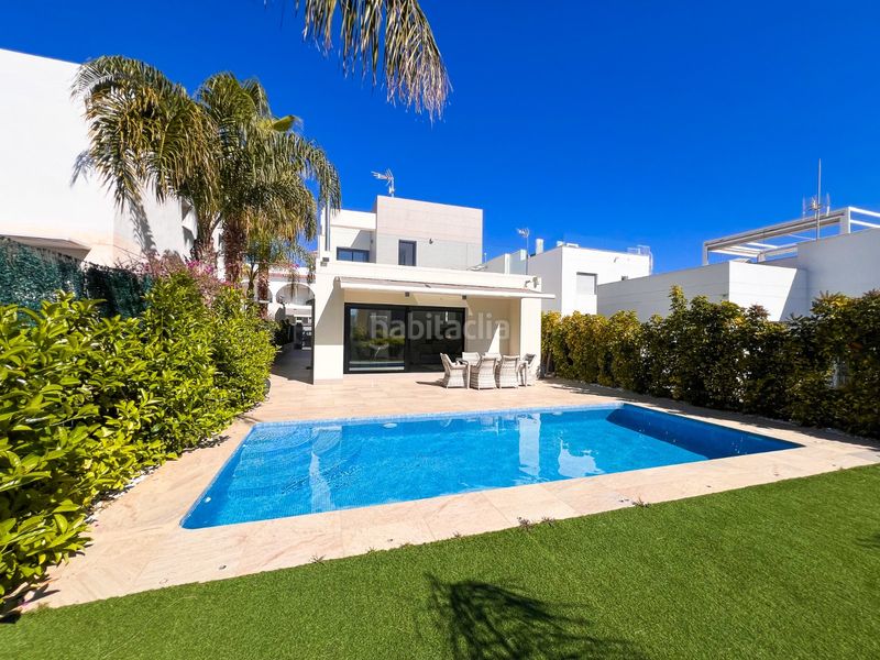 Foto cb67fa90-fc6e-48a5-a7fa-de3e8e595a59. Casa amb aparcament piscina a Pueblo Bravo Rojales