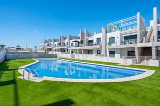 Dachwohnung en San Miguel de Salinas. Ubicado en san miguel de salinas, este �tico de reciente constru