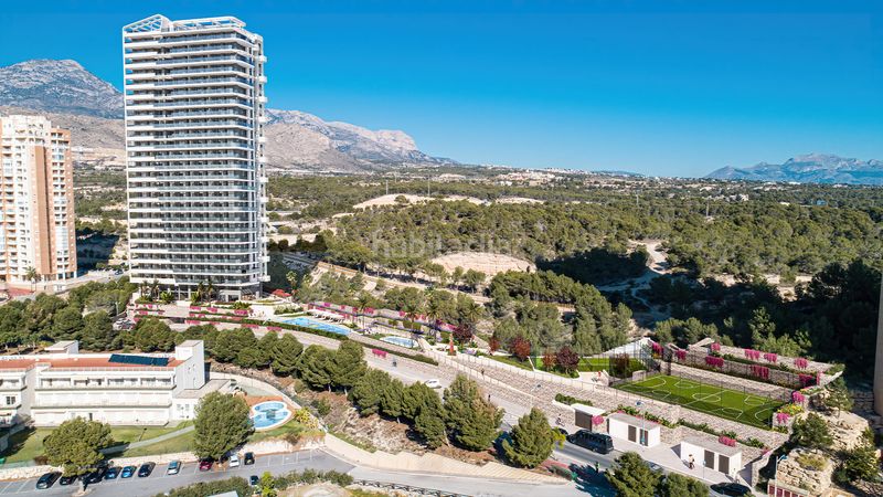 Foto e0fd756e-0f05-4589-8491-c54d7e3534d7. Apartament amb piscina a Via Parque Benidorm