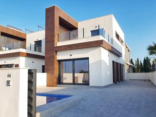 Casa adossada a Daya Nueva. Nuestra inmobiliarianbspse enorgullece en presentar estas nuevas