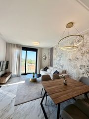 Àtic a Las Viñas. Descubra este acogedornbspático de reciente construcción en la f
