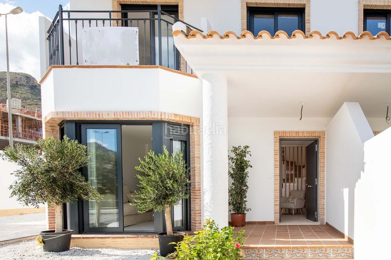 Foto b954db75-6f0b-4124-b675-6f0bc2a944ae. Casa adossada amb piscina a Cox