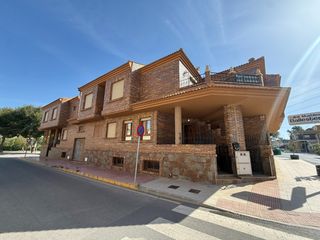 Casa adossada a Rojales. Descubra esta maravillosanbspvilla pareada en rojales, una propi