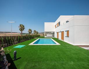 Casa en Algorfa. Única villa en algorfa !!esta villa de obra nueva se encuentra e