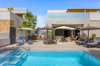 Haus in Benijófar. Esta exclusiva villa contemporánea en benijófar, construida en 2