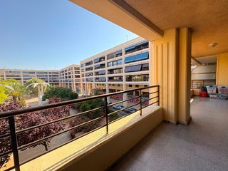 Apartament a Las Viñas. Descubre este practiconbspapartamento en segunda planta situado