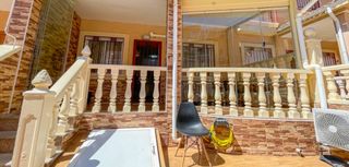 Semi detached house in Playa Flamenca. Descubra estenbspfantástico adosado situado en la codiciada zona