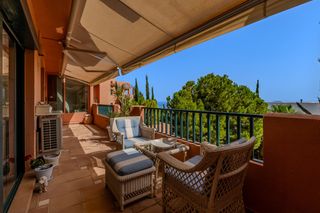 Apartment in Golf Bahía. Descubre este encantadornbspapartamento en primera planta en fin