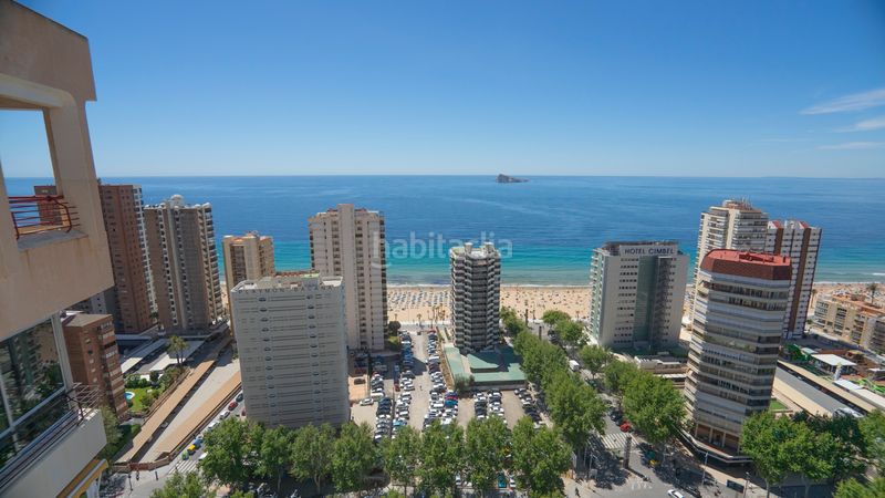 Foto 922da939-0962-433f-9370-12ddb182fd17. Àtic amb piscina a Playa Levante Benidorm