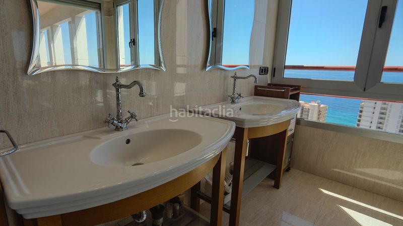 Foto aa4d9421-8d0e-4a73-bef2-ddeeab477179. Àtic amb piscina a Playa Levante Benidorm